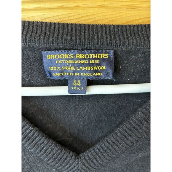 Vintage Brooks Brothers 100% Pure Lambs Wool Sweater 44 Black V-Neck England - Picture 2 of 8
